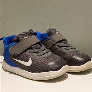 EUC NIKE Free RN running shoes size 7